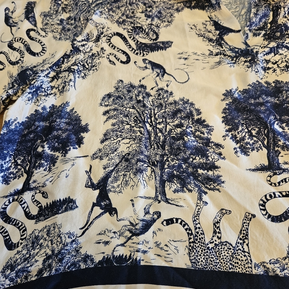 Blue And White Toile Print Satiny V-Neck Blouse Contrasting Trim Unbranded Large - Picture 5 of 8
